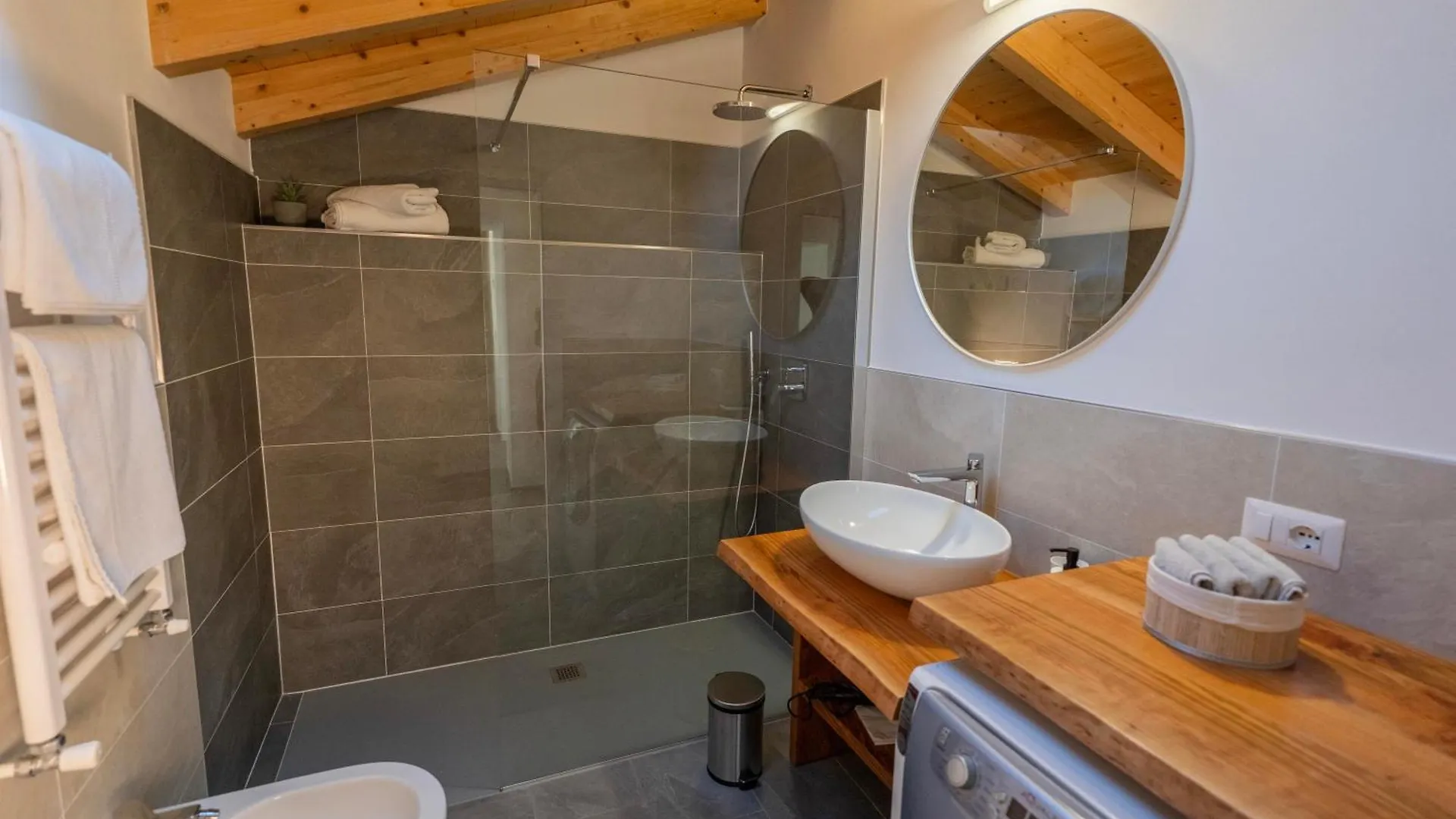 Delfina Home Mansarda Vercana Apartment